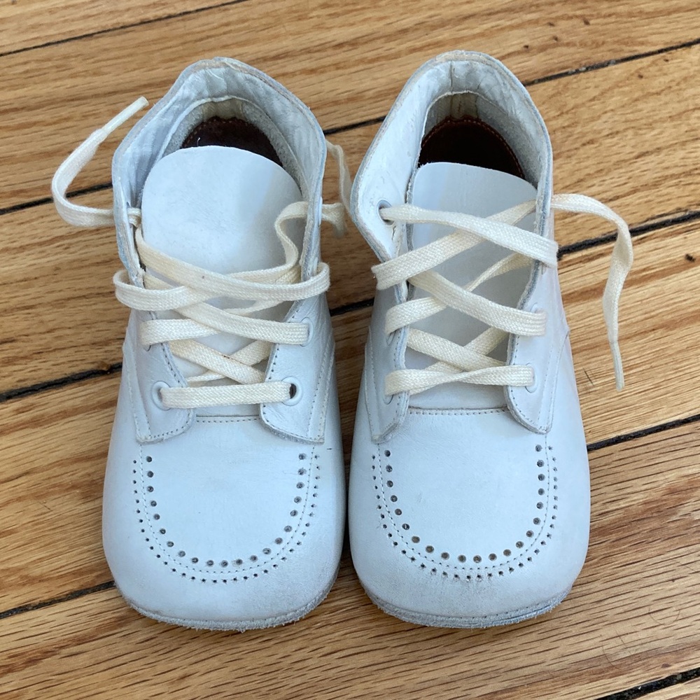 Classic White Kids Leather Lace-Up Shoes